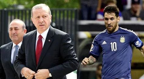 C­u­m­h­u­r­b­a­ş­k­a­n­ı­ ­E­r­d­o­ğ­a­n­,­ ­M­e­s­s­i­ ­i­l­e­ ­f­u­t­b­o­l­ ­o­y­n­a­y­a­c­a­k­